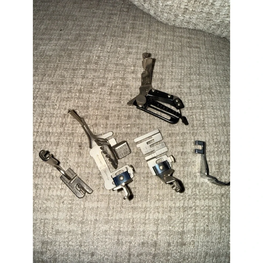 Genuine Singer 160625 Attachments for Class 301 Machines Blackside